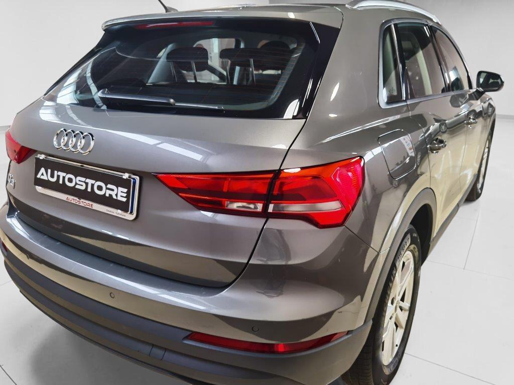 Audi Q3 35 TDI S tronic Business Sport