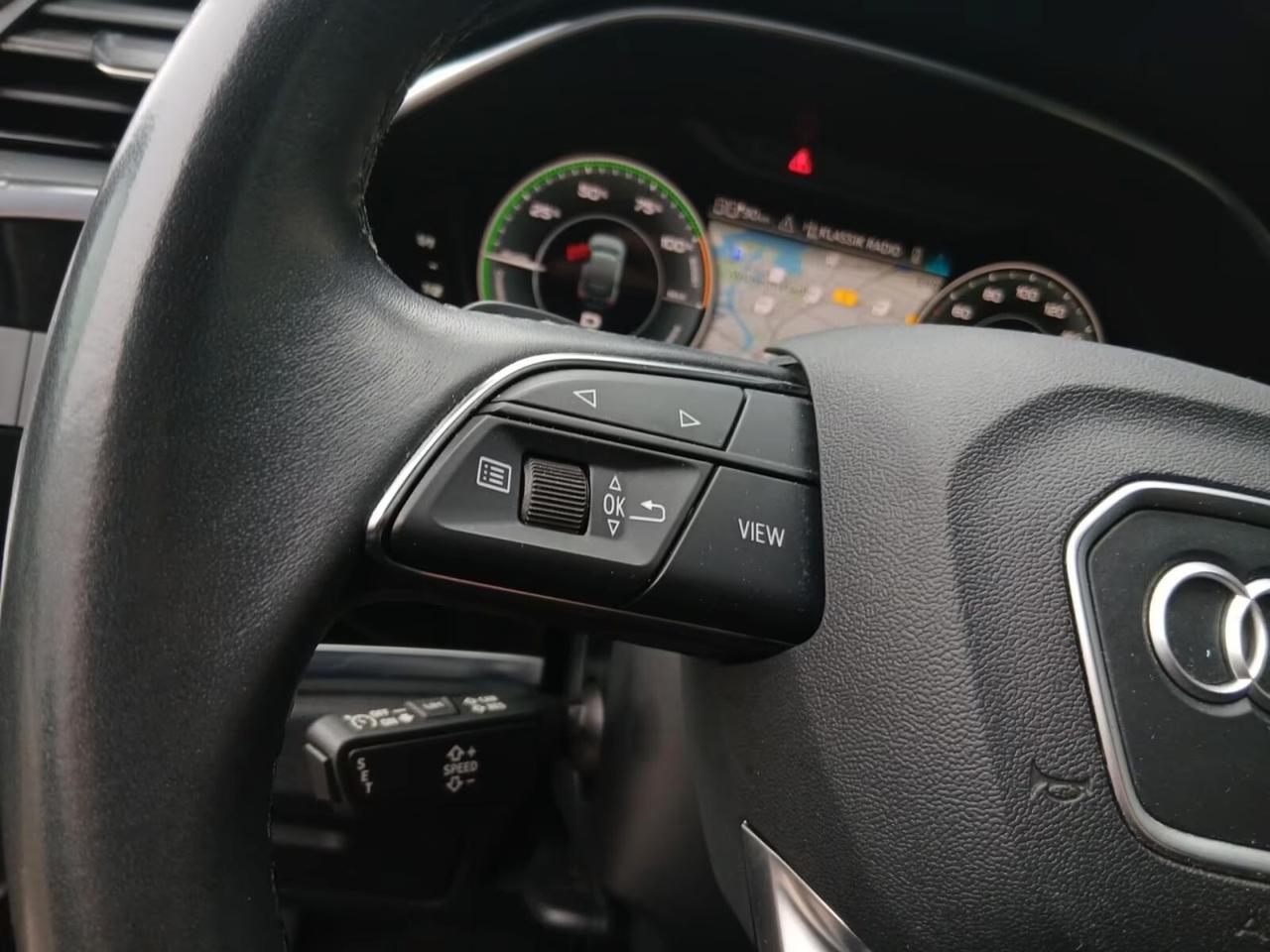 Audi Q3 45 TFSI e S tronic Business