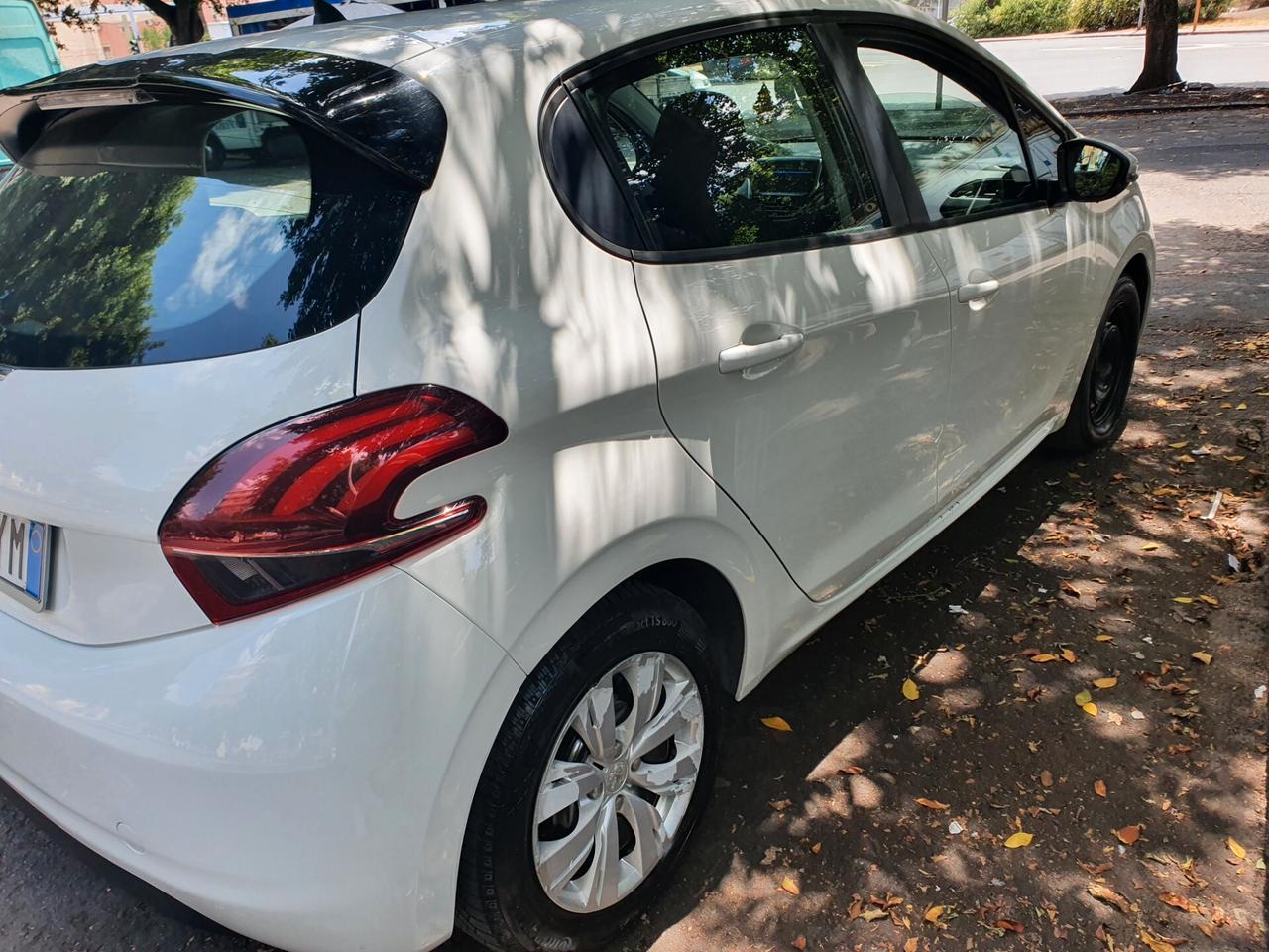 Peugeot 208 BlueHDi 75 5 porte Allure