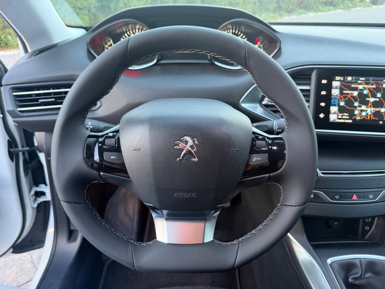Peugeot 308 BlueHDi 120 S&S Allure