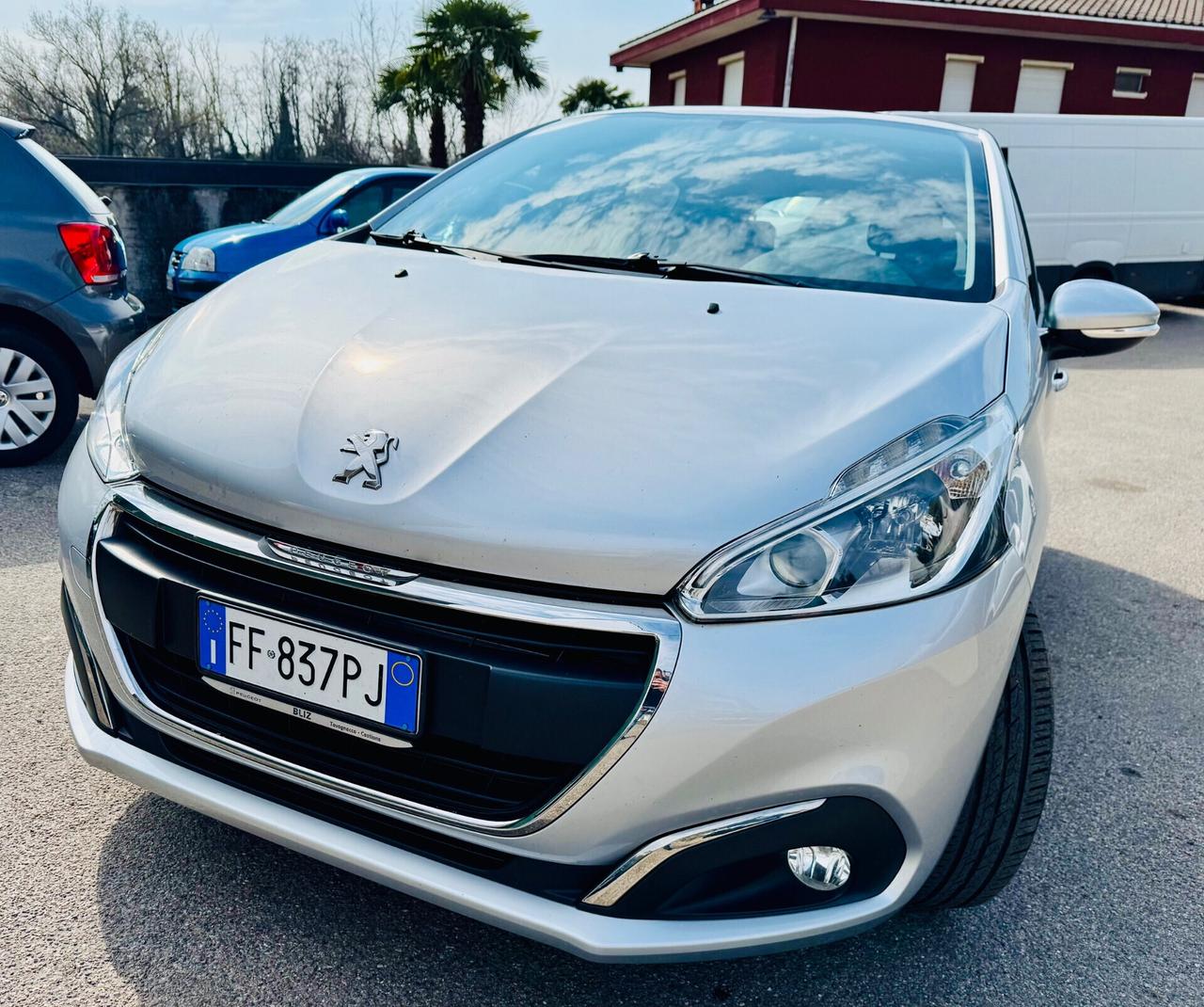 Peugeot 208 PureTech 82 5 porte Allure