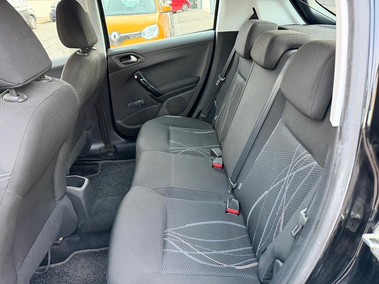 Peugeot 208 PureTech 82 5 porte Allure