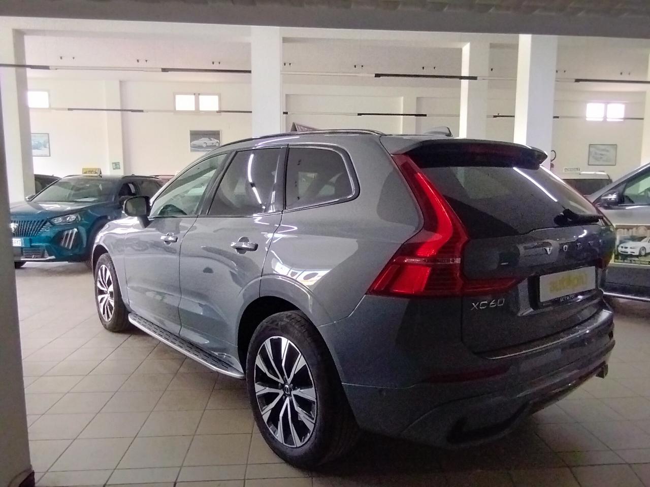 Volvo XC 60 XC60 B4 (d) automatico Plus Bright AUTOCARRO 5 POSTI