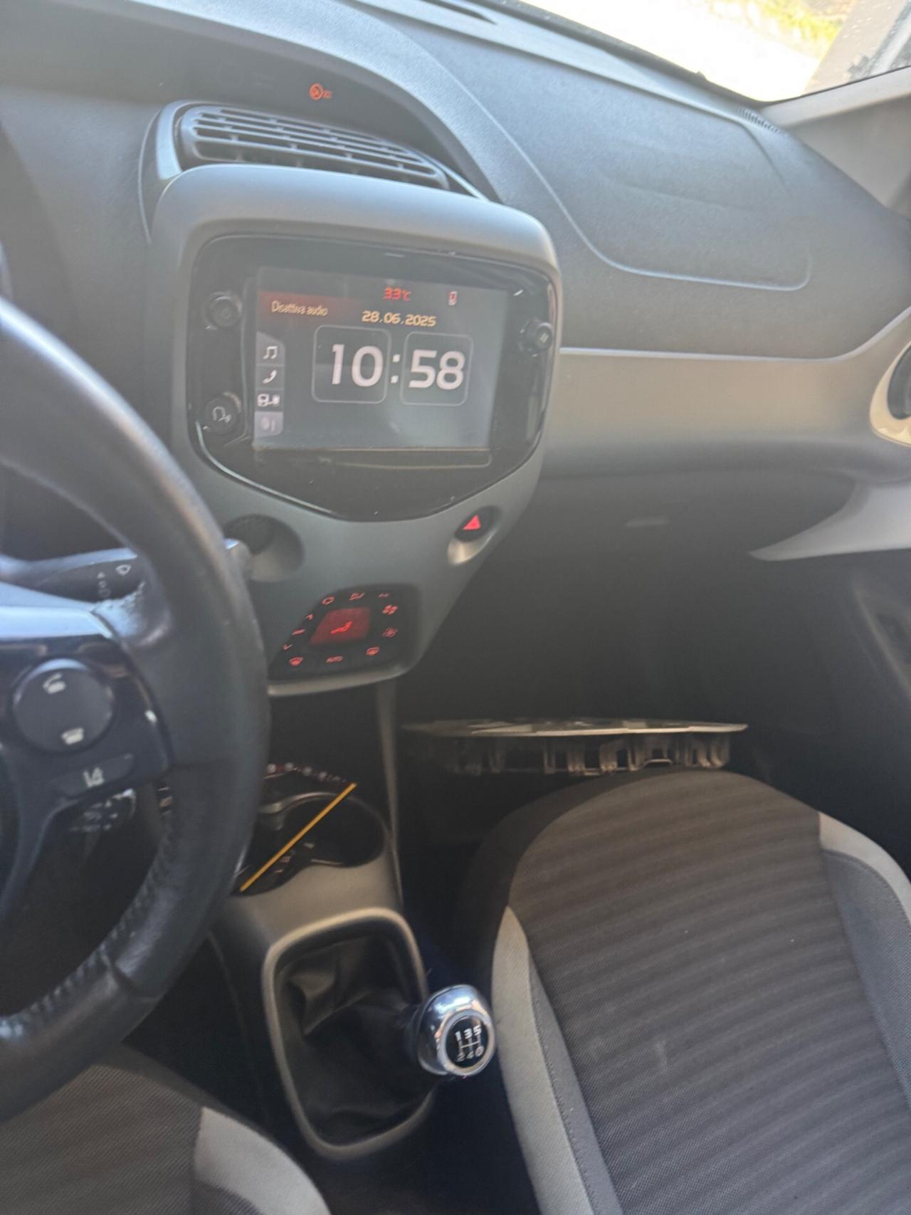 Toyota Aygo 1.0 VVT-i 69 CV 5 porte x-business MMT