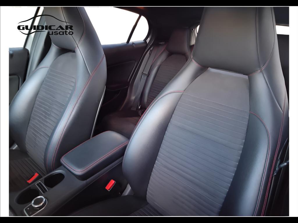 Mercedes-Benz GLA-X156 2014 - GLA 220 d Premium 4matic 177cv auto