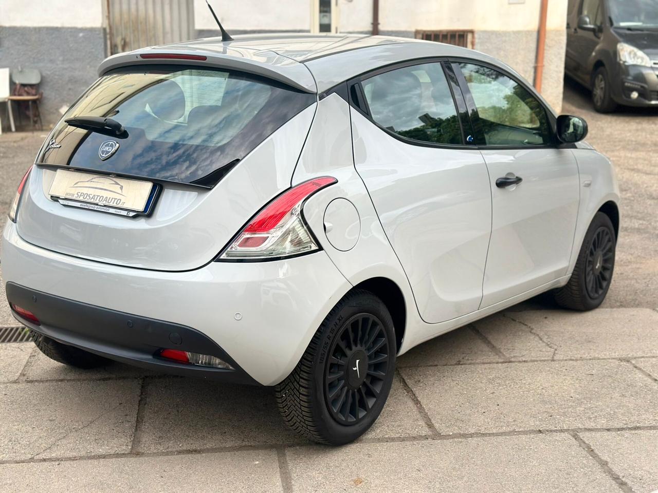 Lancia Ypsilon 1.2 69 CV 5 porte Elefantino