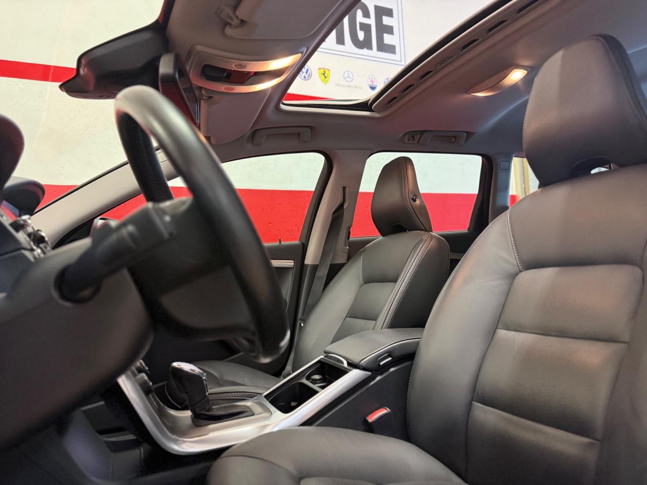 Volvo XC 70 XC70 D5 AWD Geartronic Summum