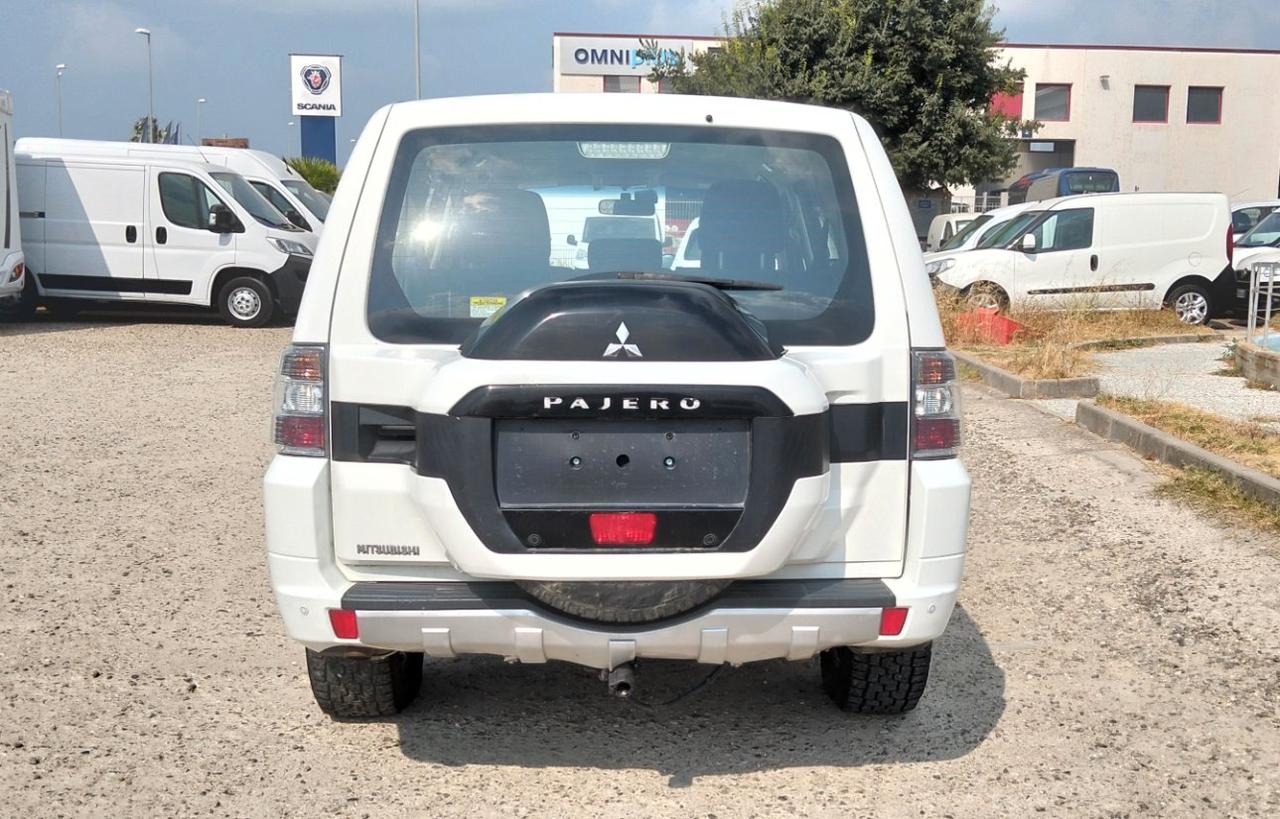Mitsubishi Pajero 5 Porte Pajero 3.2 cr Intense 200cv 5p