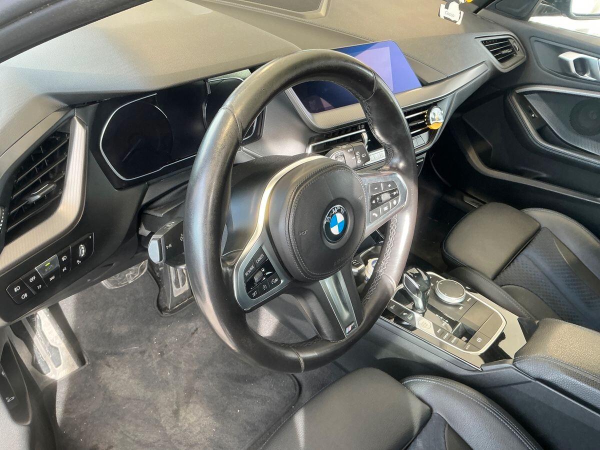 Bmw 118 118d 5p. Msport