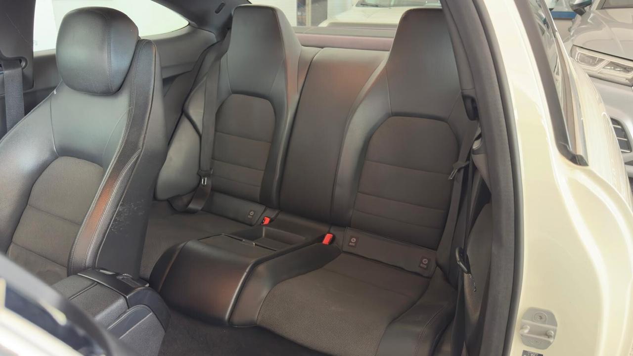 Mercedes-benz C 220 C 220 CDI BlueEFFICIENCY Coupé Avantgarde