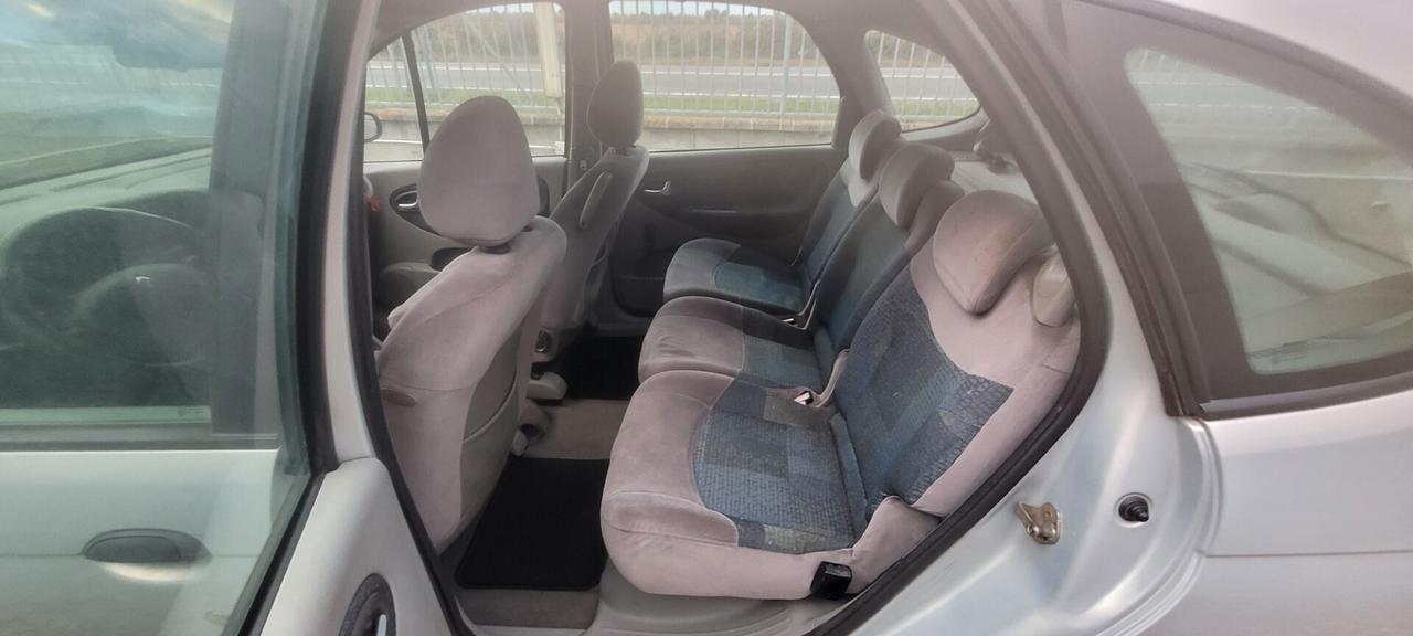 Renault Megane Mégane 1.6 16V cat Proact. Privilège