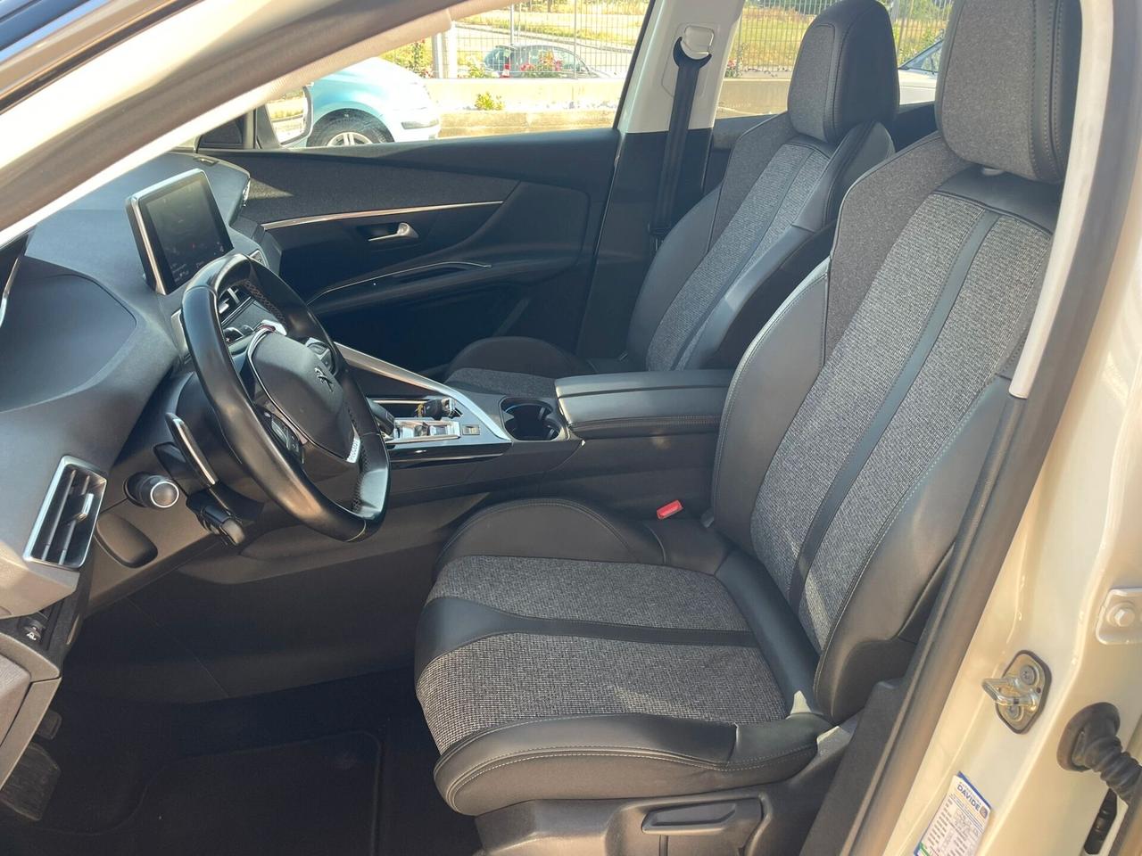 Peugeot 3008 BlueHDi 130 S&S EAT8 Allure