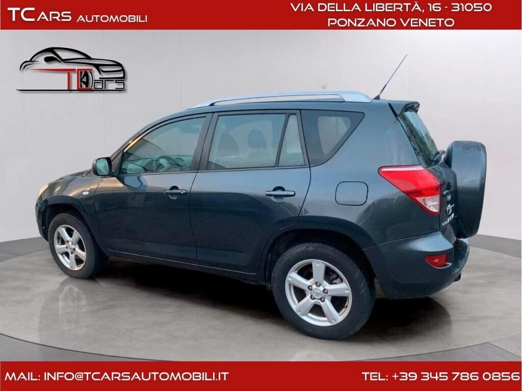 TOYOTA RAV4 2.2 DIESEL - 4x4 - GARANZIA TCARS