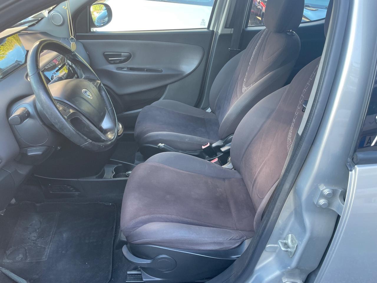 Lancia Ypsilon 1.2 69 CV 5 porte