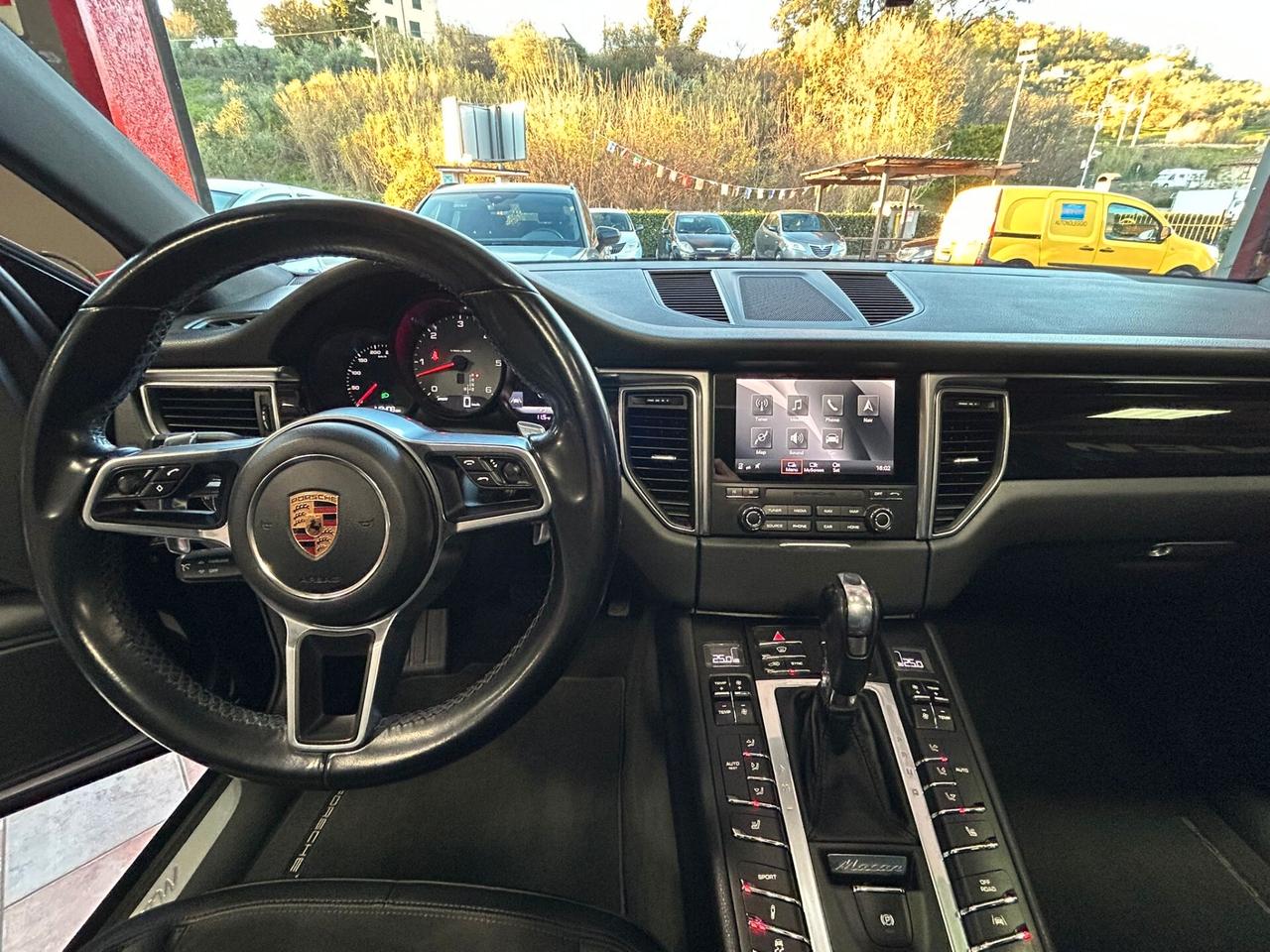 Porsche Macan S