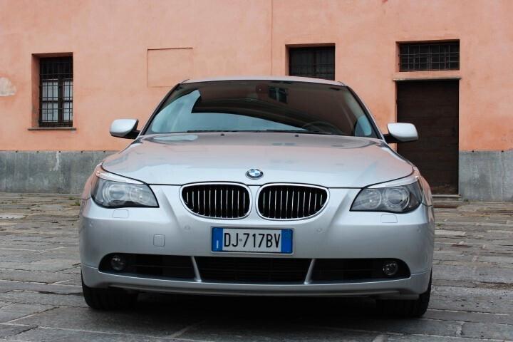 Bmw 530d Touring Futura DA AMATORE FULL OPTIONALS 8 GOMME SU CERCHI LEGA