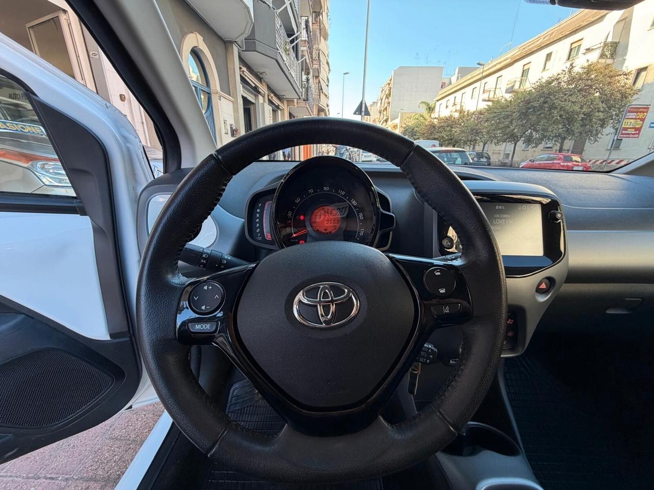 Toyota Aygo Connect 1.0 72 CV 5p 9000KM!!!