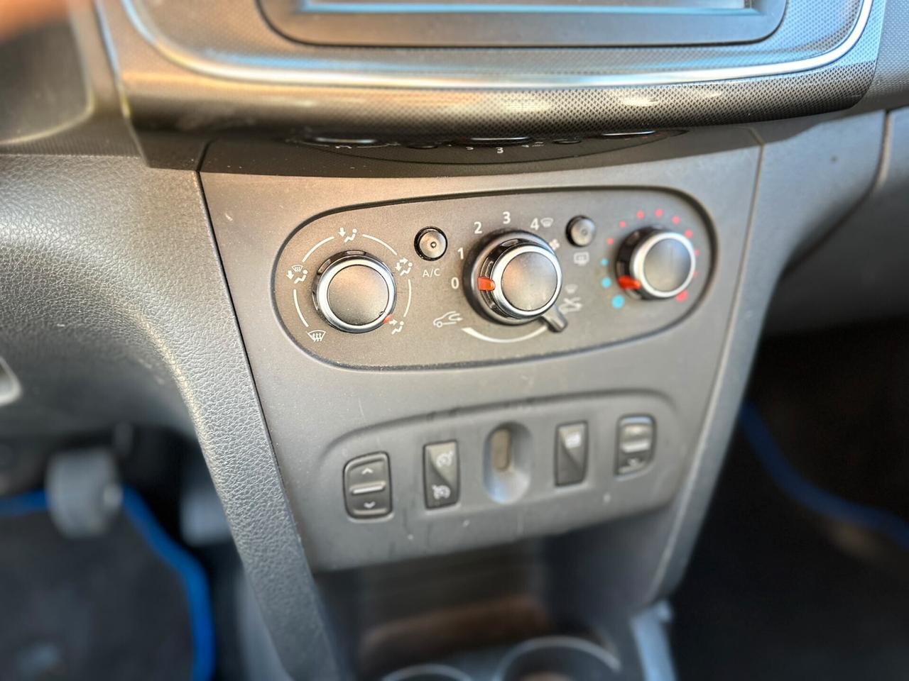 Dacia Sandero 0.9 b/gpl 2017 neop