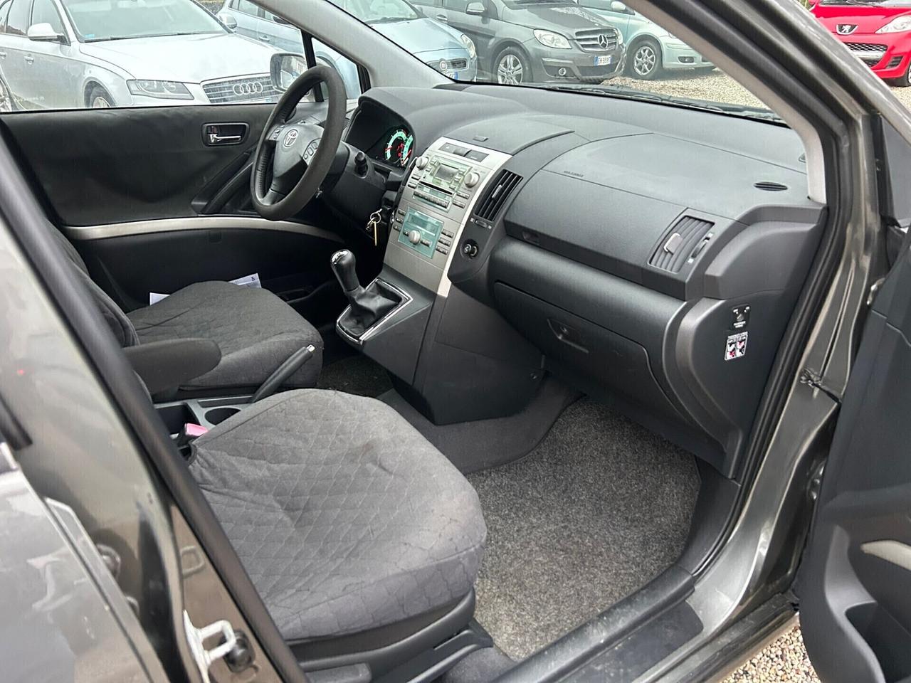 Toyota Corolla 2.0 16V D-4D 5 porte Sol