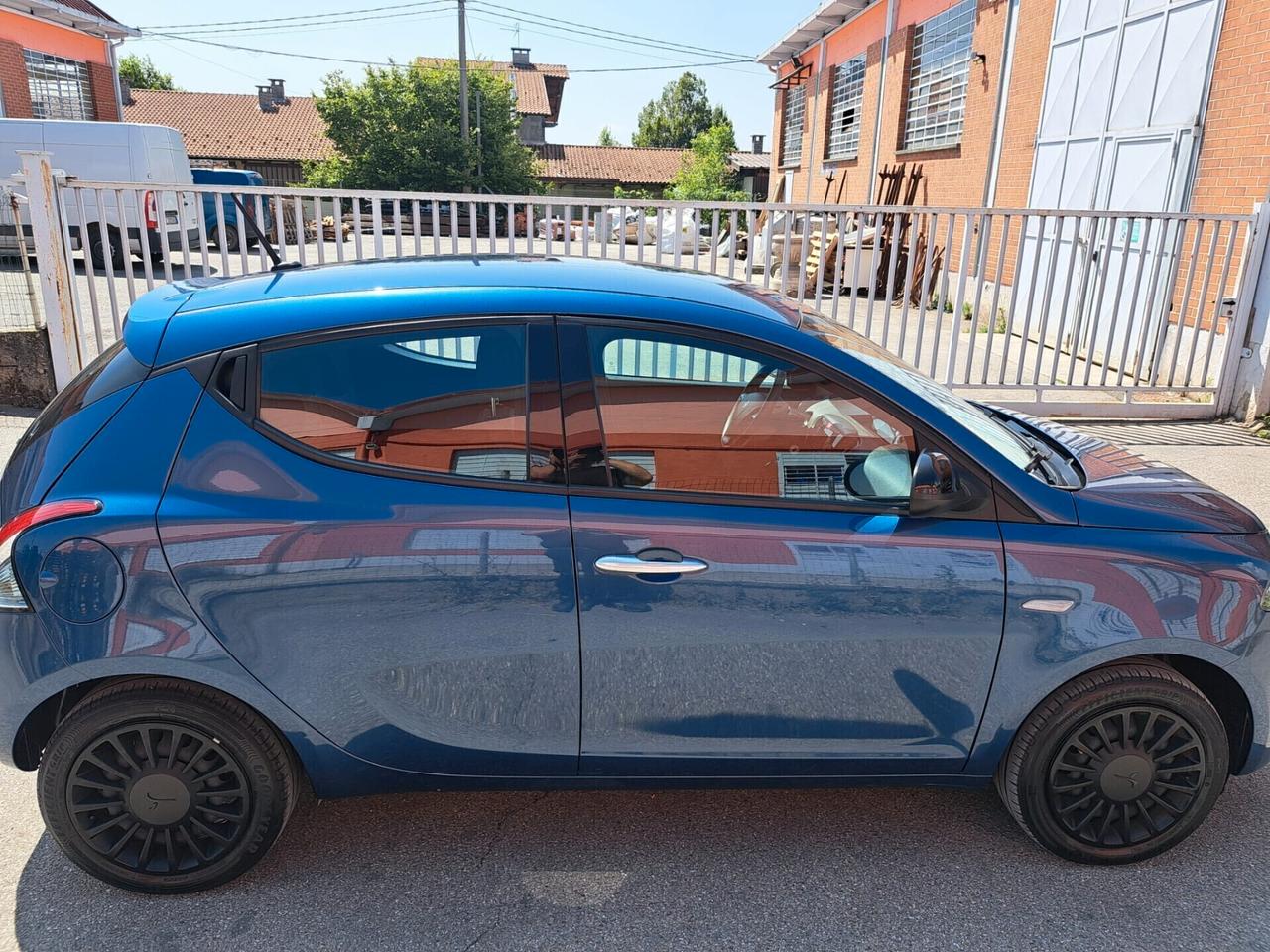 Lancia Ypsilon 1.0 FireFly 5 porte S&S Hybrid Ecochic Silver PREZZO CON RATE DA € 179.5 ANTICIPO ZERO