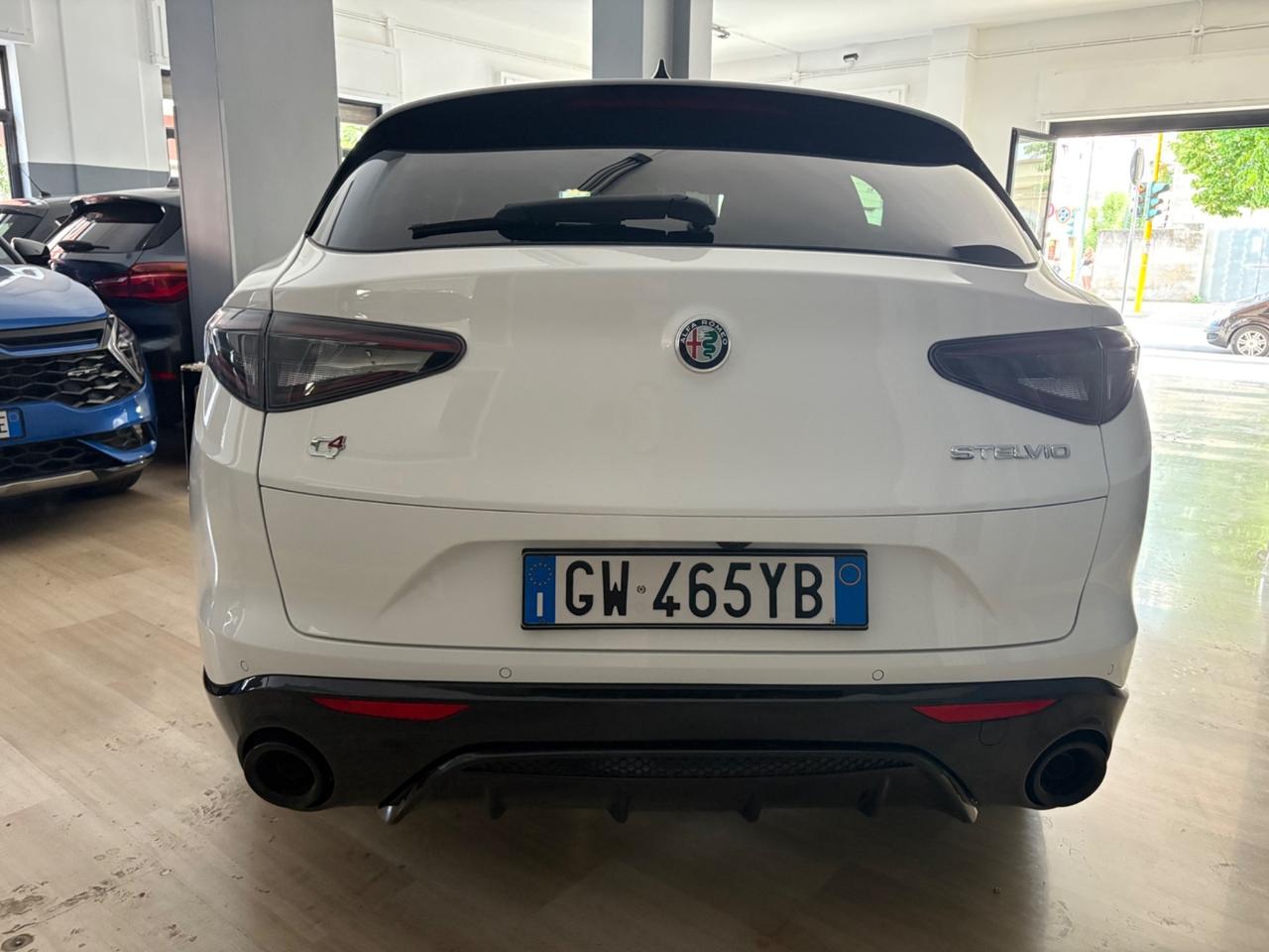 Alfa Romeo Stelvio 2.2 Q4 210 CV AT8 Veloce