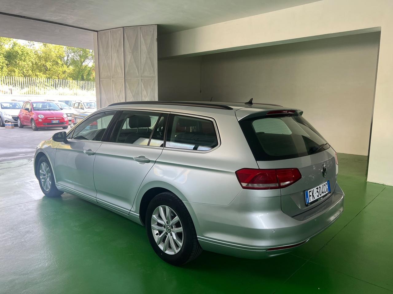 Volkswagen Passat Variant 1.6 TDI DSG Comfortline