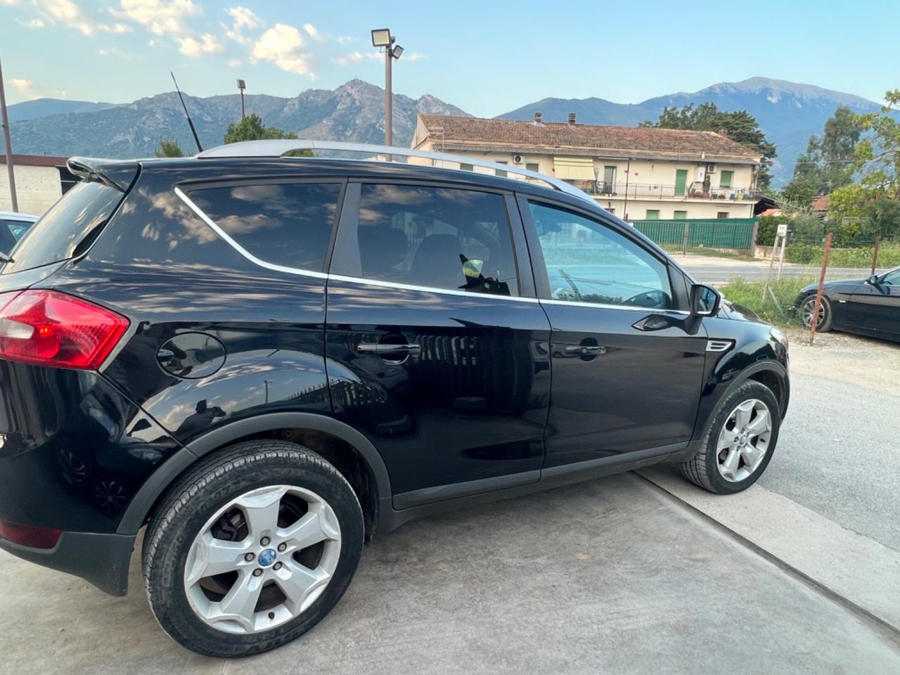 Ford Kuga 2.0 TDCi 136 CV 4WD Full gommata e taglaindata