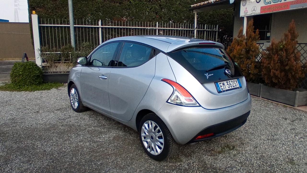 Lancia Ypsilon 1.2 69 CV 5 porte Silver Adatta a Neopatentati