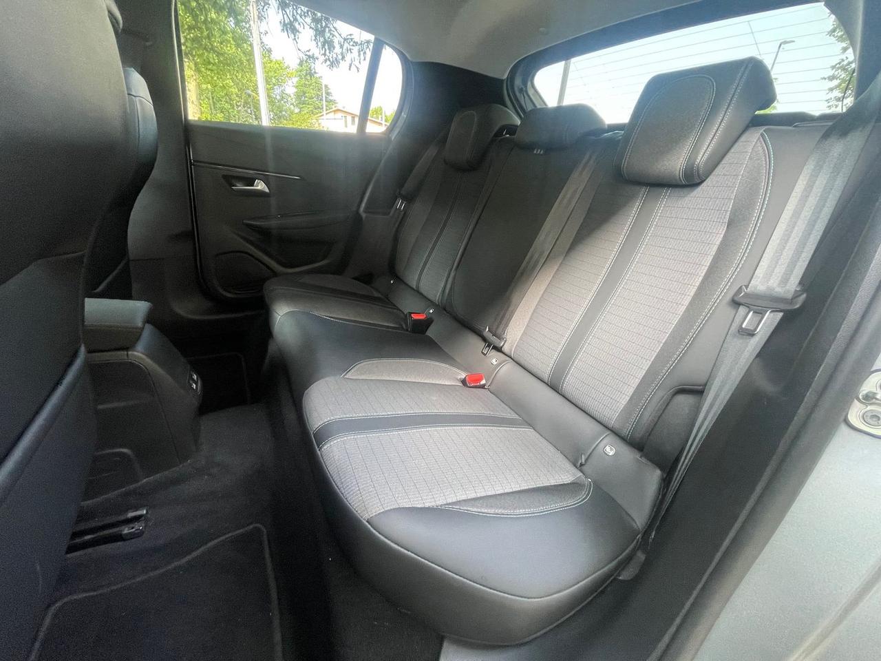 Peugeot 208 Allure e-208 #5990