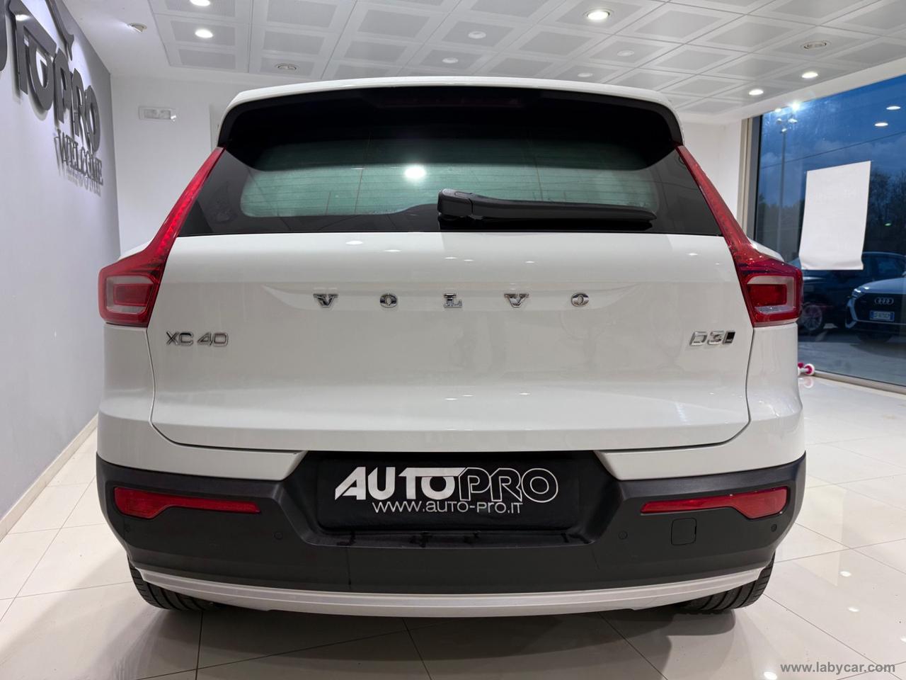 VOLVO XC40 D3 AWD Geartronic Momentum Pro