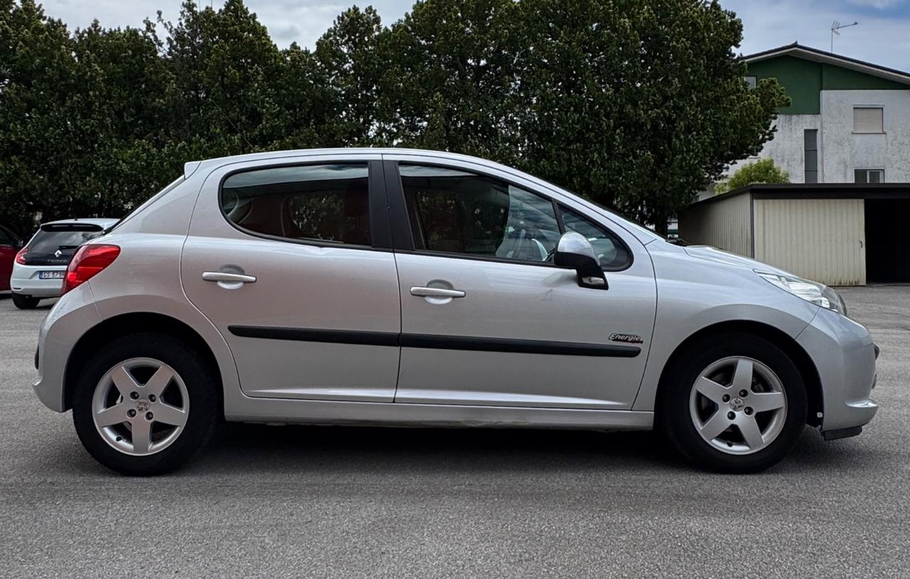 Peugeot 207 1.4 benzina soli 90.000km