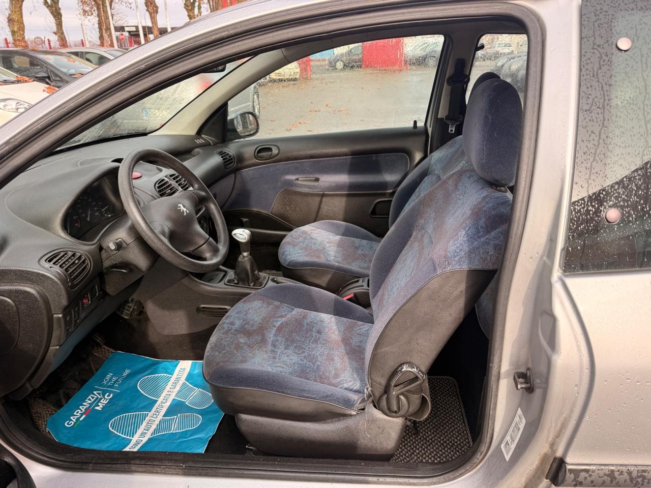 Peugeot 206 1.1 3p. XT