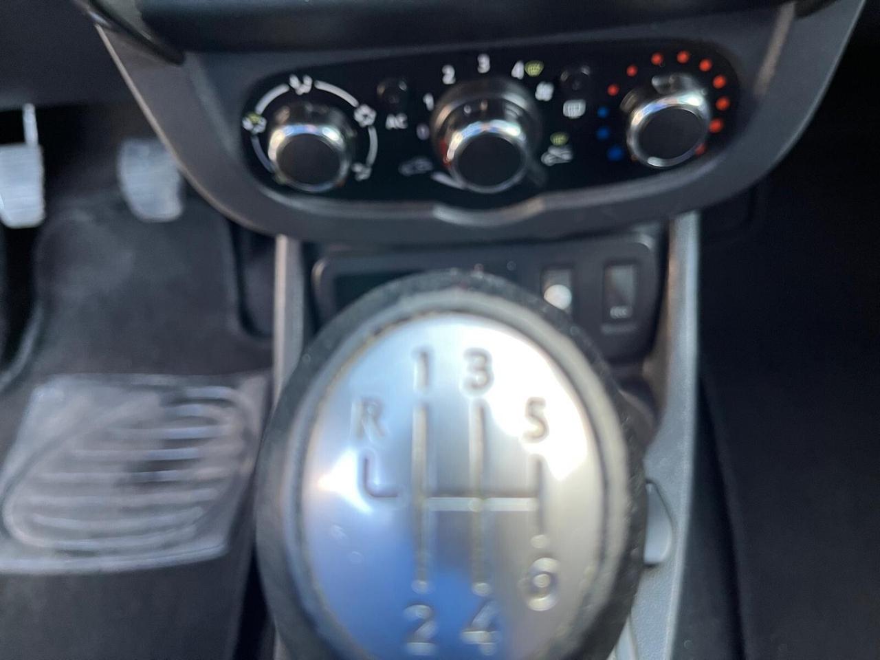 Dacia duster-1.5 dci-full- 12/2013