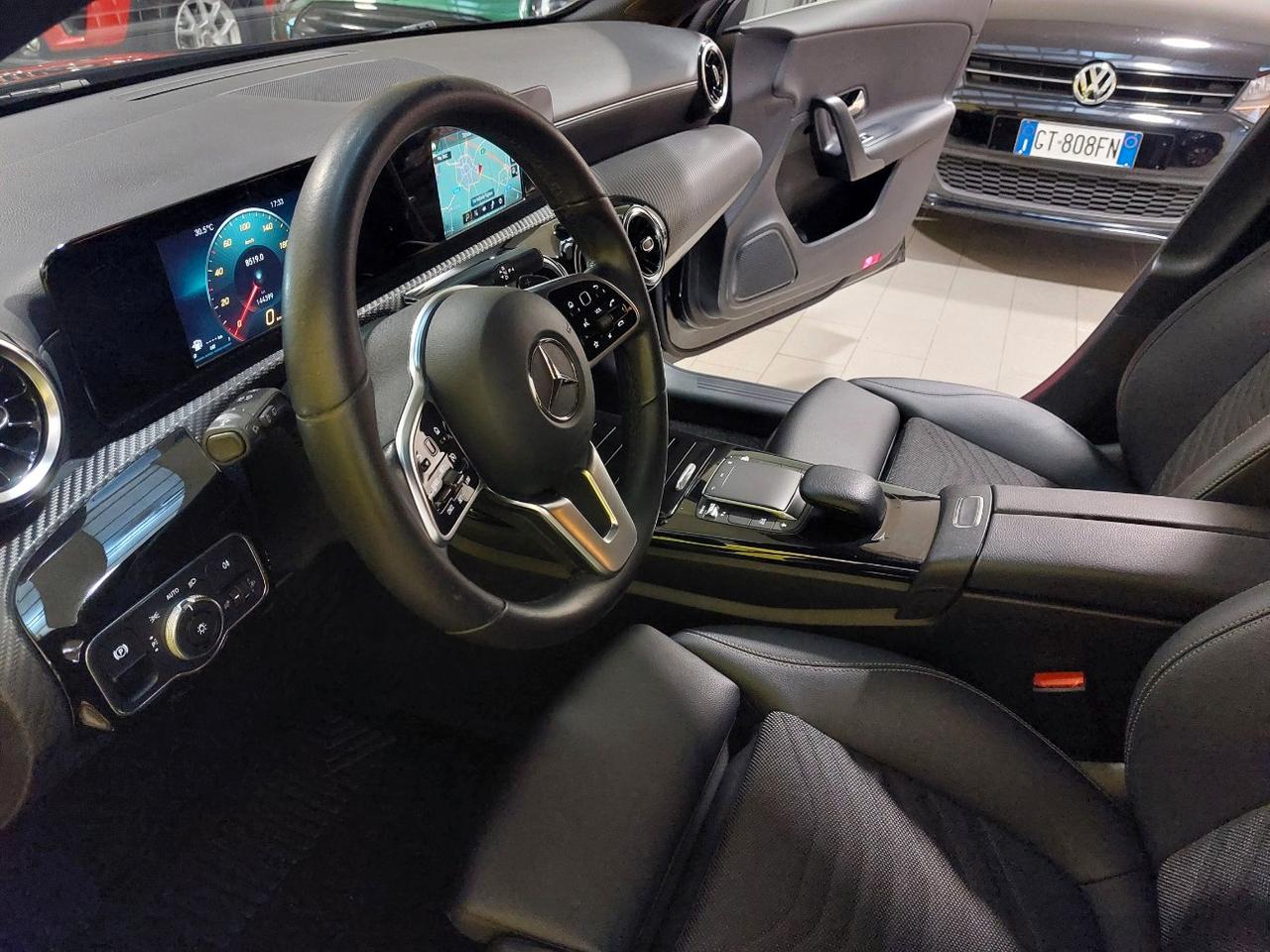 Mercedes A 180 D Business 8G-DCT