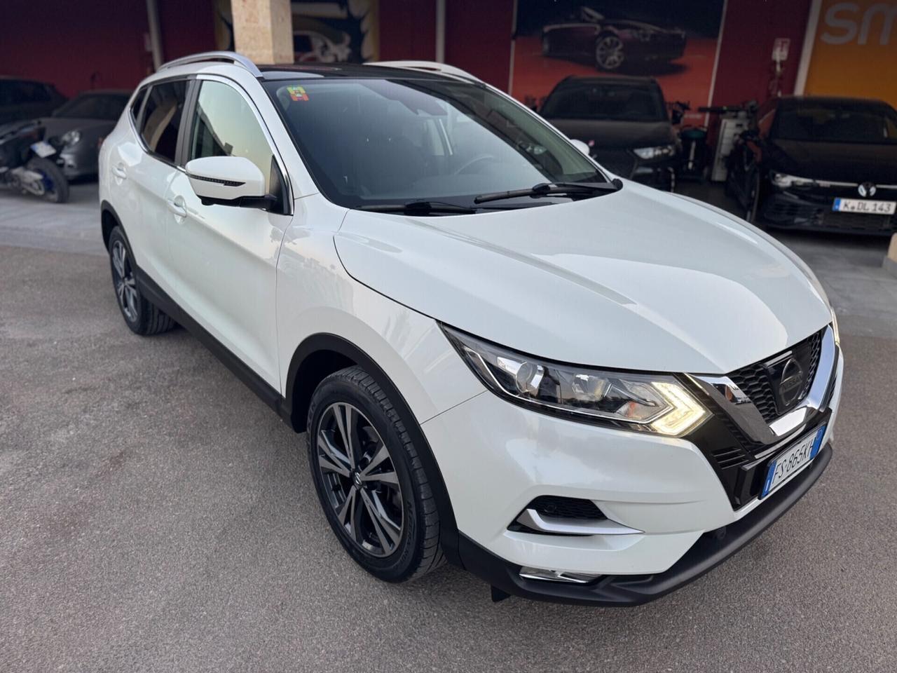 Nissan Qashqai 1.5 dCi N-Connecta tetto 360 metall