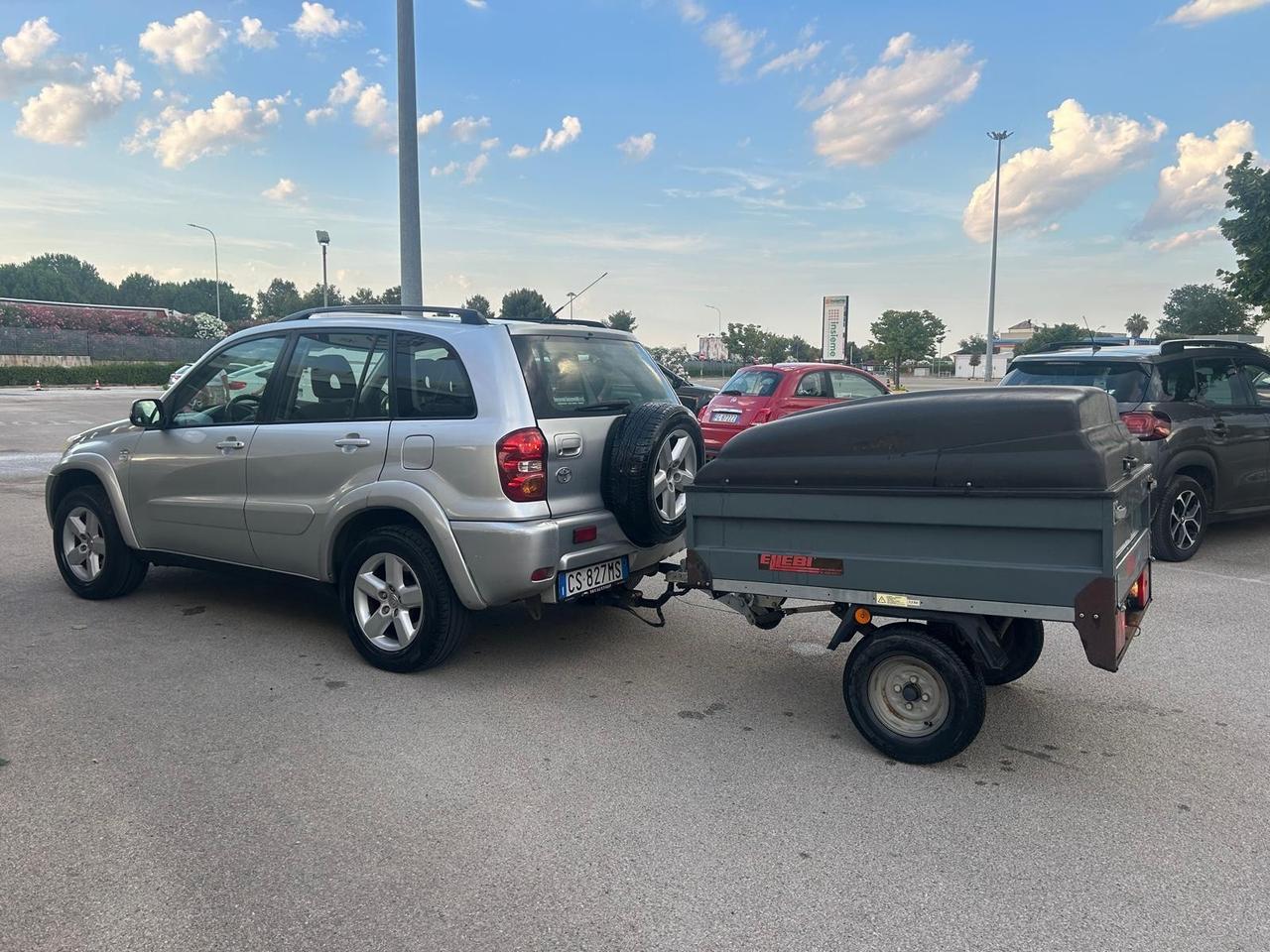 Toyota RAV4 2.0 Tdi 4D gancio carrello N1 autocarro