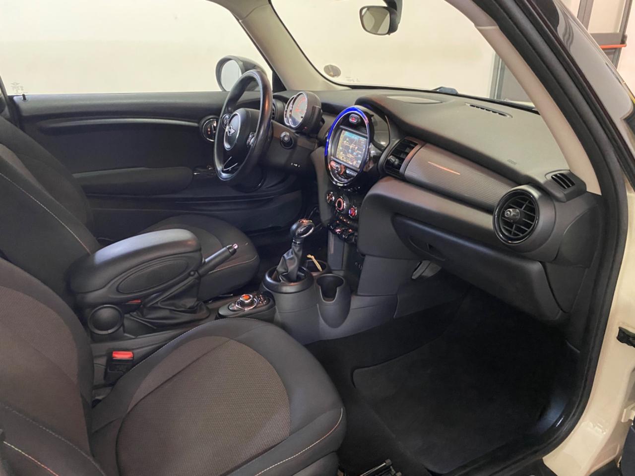 Mini Cooper D 1.5 Aut. 116cv Neopatentati