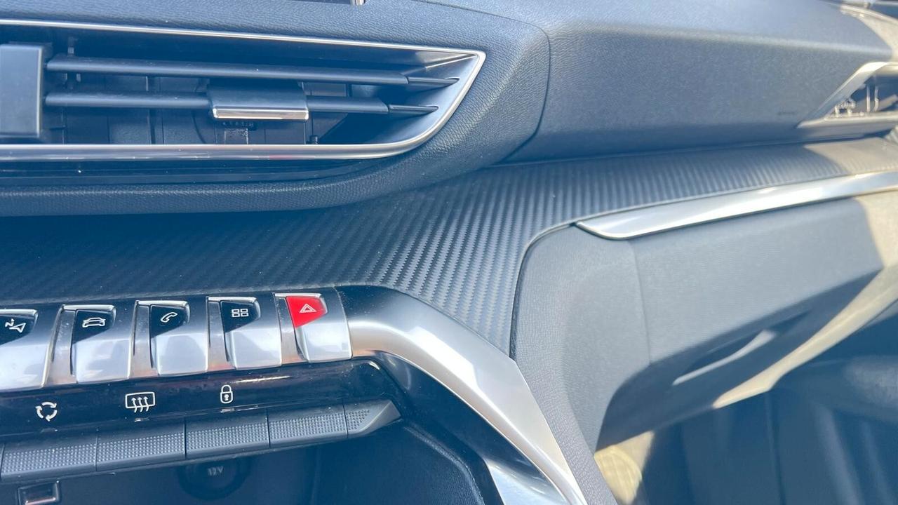 Peugeot 3008 BlueHDi 130 S&S EAT8 Allure