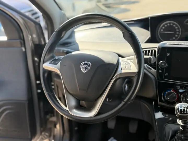 Lancia Ypsilon 1.0 FireFly 5 porte S&S Hybrid Gold
