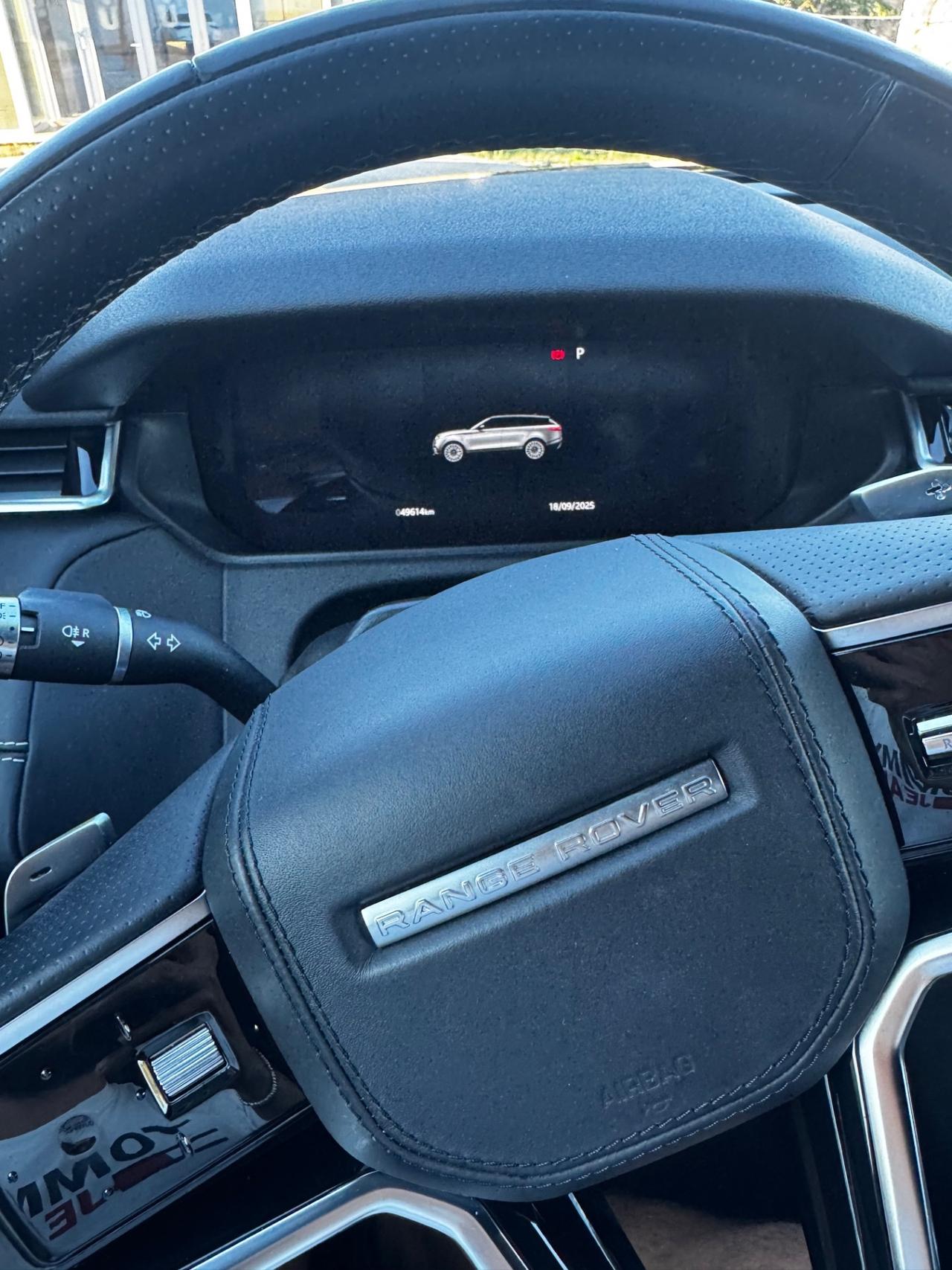 Land Rover Range Velar Total black