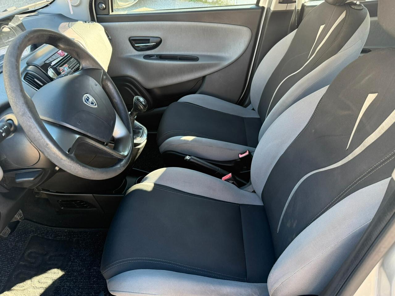 Lancia Ypsilon 1.3 MJT 16V 95 CV 5 porte S&S Silver