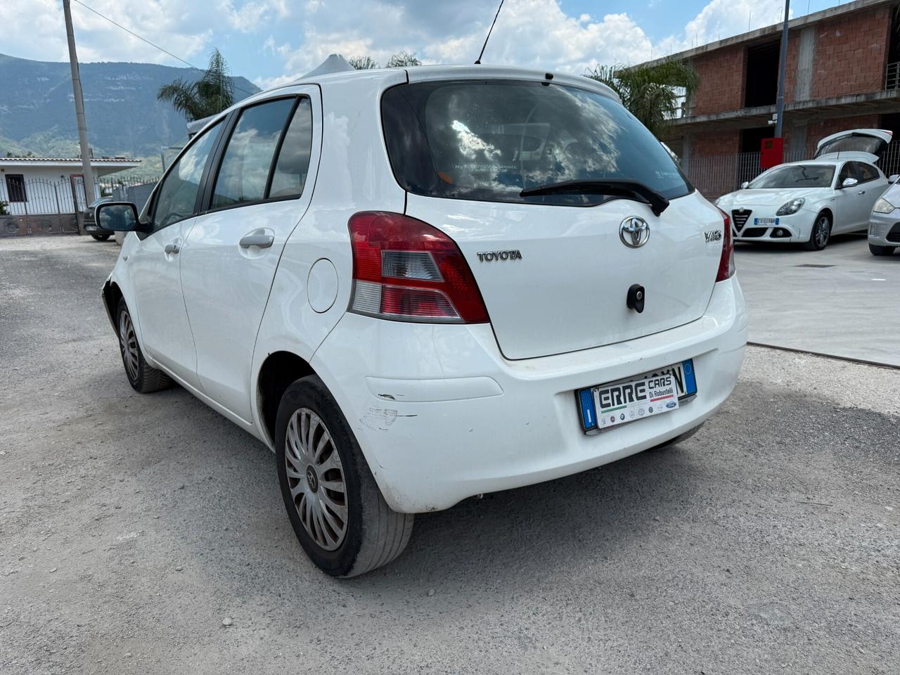 TOYOTA YARIS ANNO 2011 1.0 BENZINA *MARCIANTE