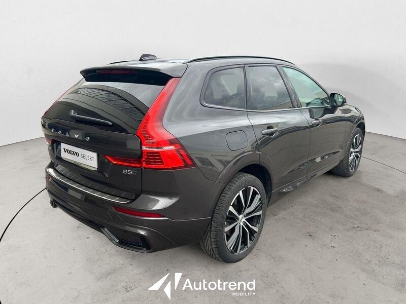 Volvo XC60 B5 235+14 CV AWD Automatica Mild Hybrid Ultimate Dark