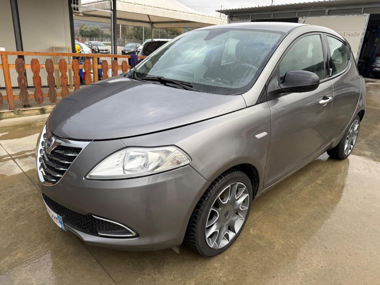 Lancia Ypsilon 1.3 MJT 95 CV 5 porte Platinum