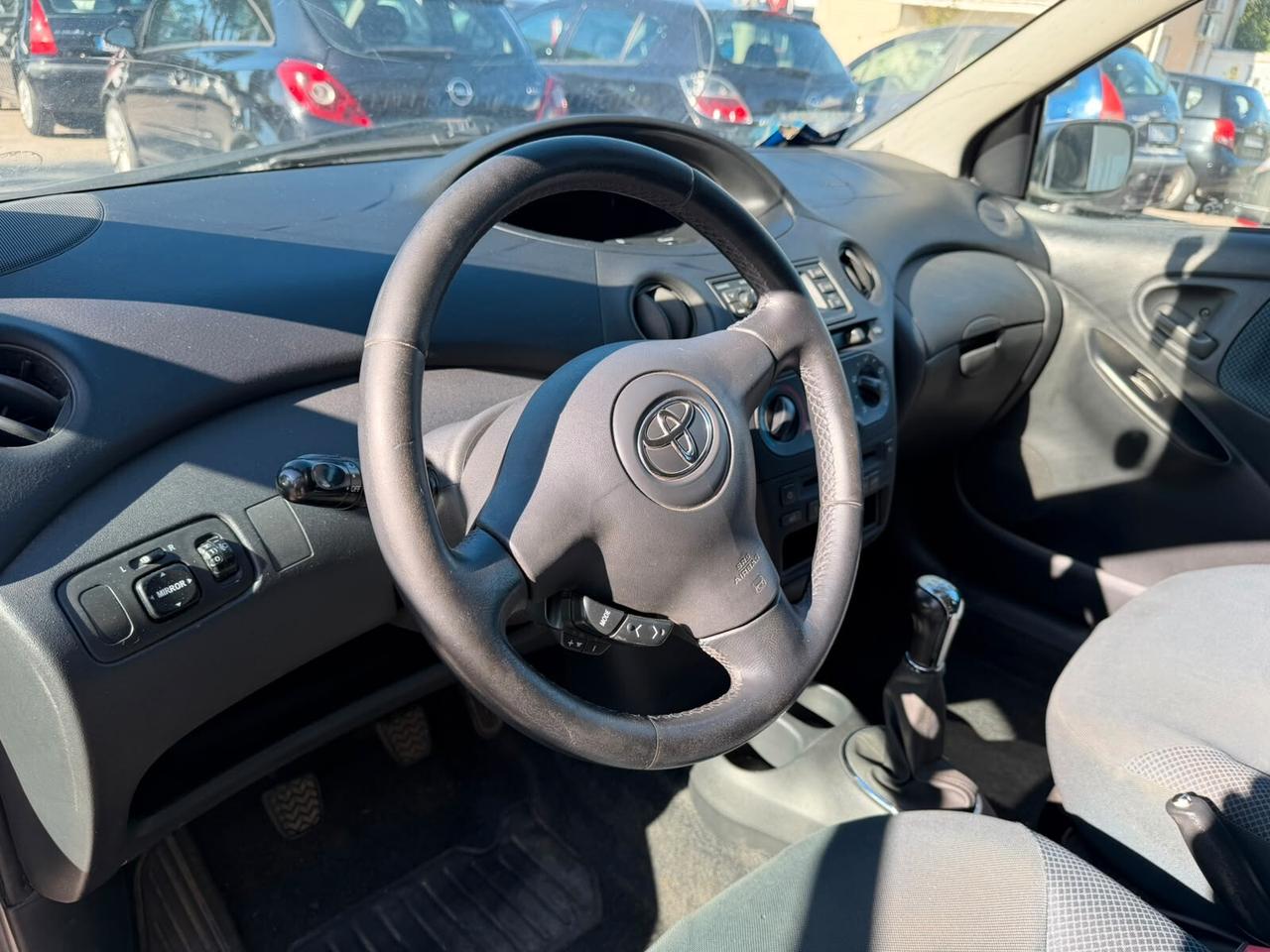 Toyota Yaris Verso 1.3i 16V cat Sol '03