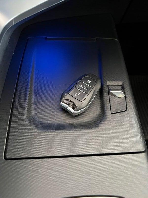 Peugeot e-3008 210cv 73 kWh GT