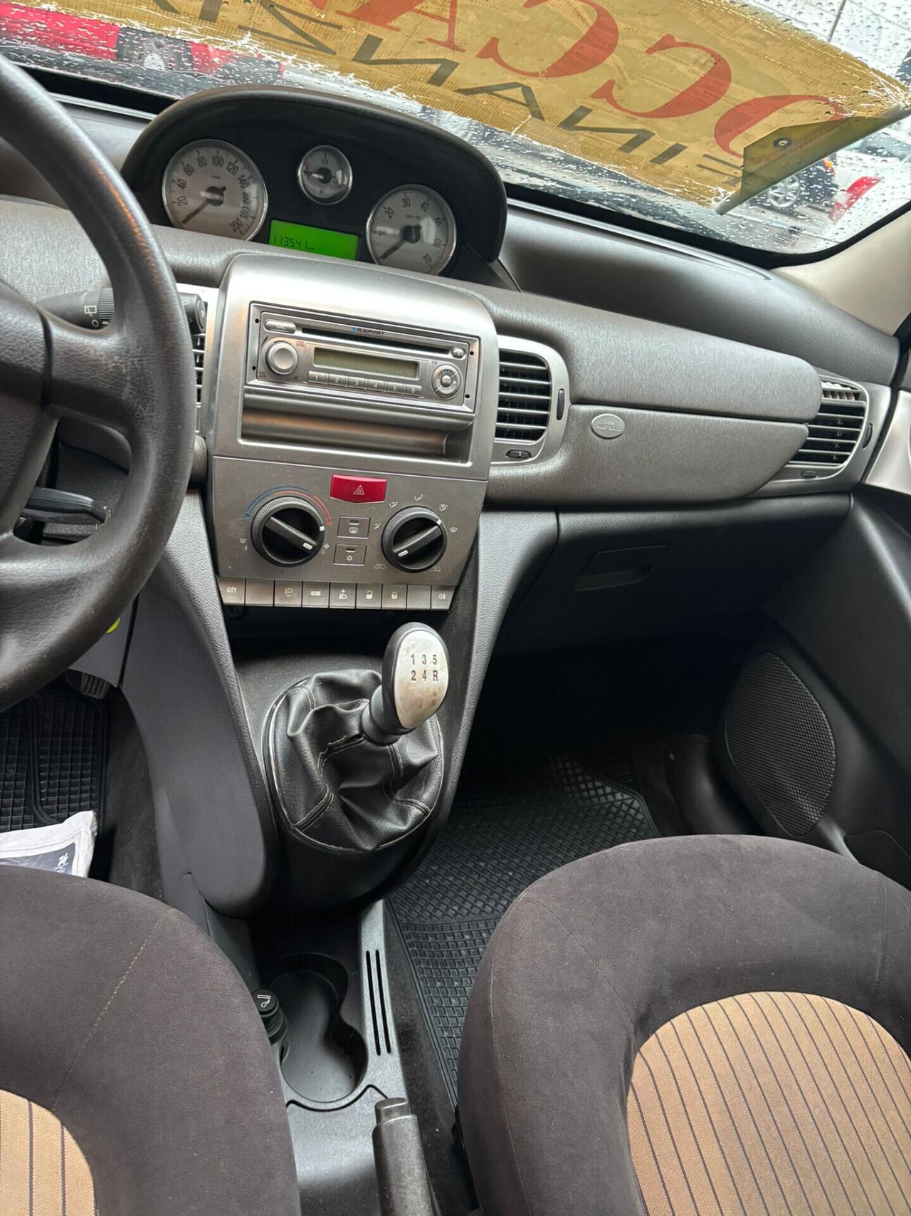 Lancia Ypsilon 1.2 Argento NEOPATENTATI FINANZIABILE