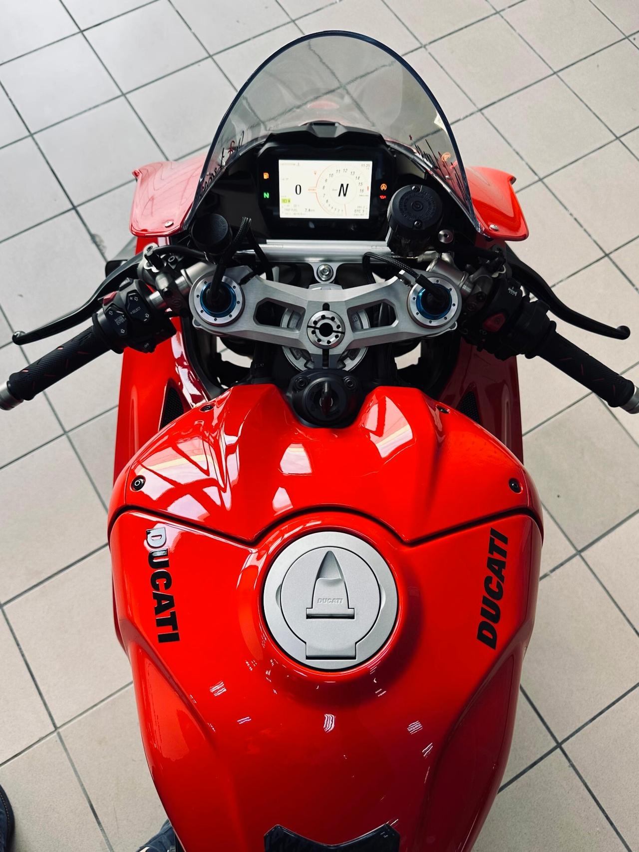 Ducati Panigale V4S - FULL AKRAPOVIC