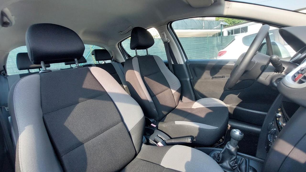 Peugeot 207 1.4 benzina Neopatentati