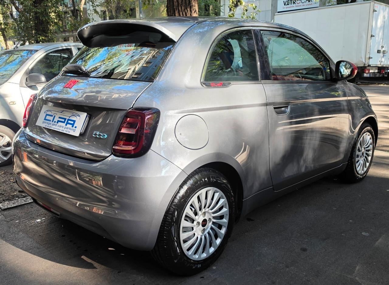 Fiat 500 500e Berlina 23,8 kWh Red